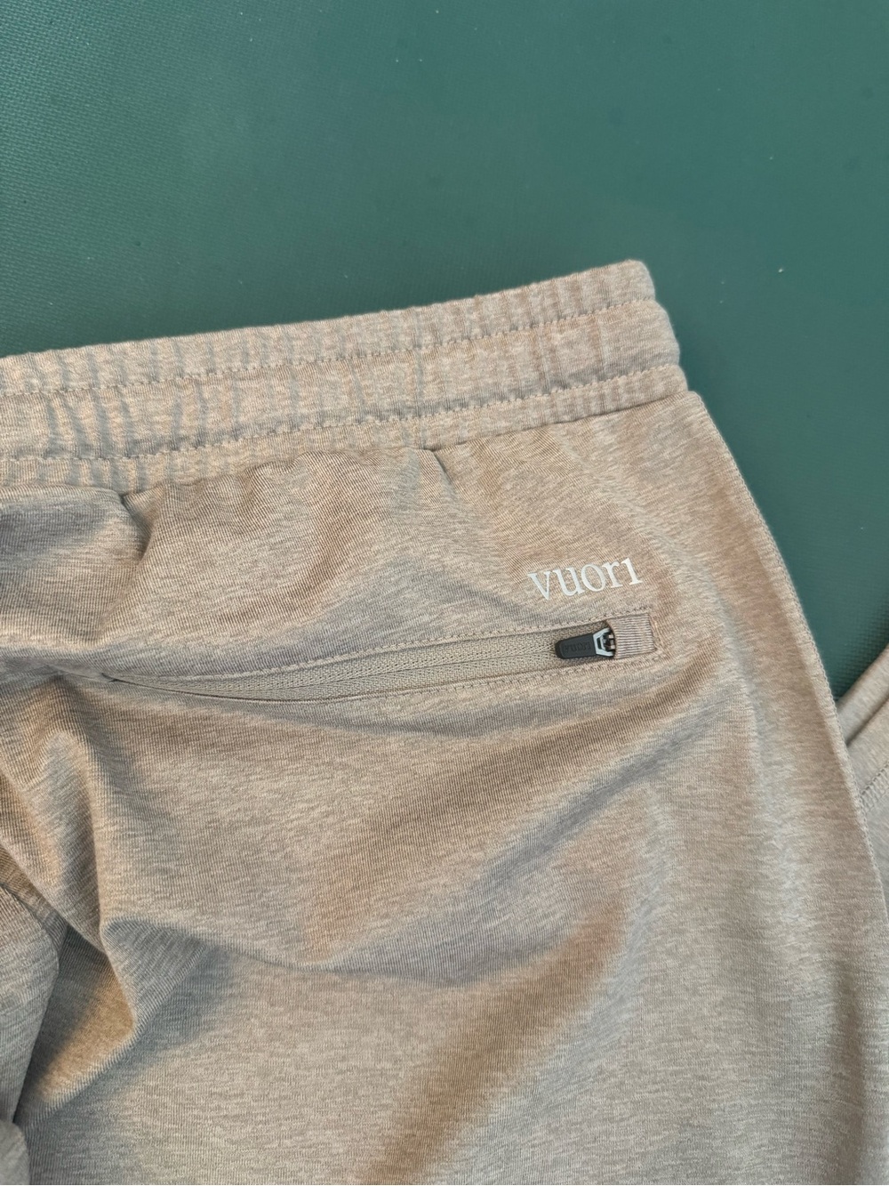 Vuori Sunday Performance Joggers - Picture 4 of 5